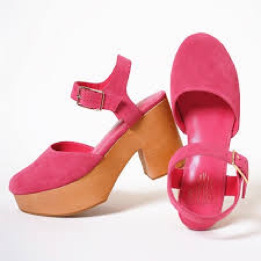 Charlotte Stone Hot Pink Sal Clogs